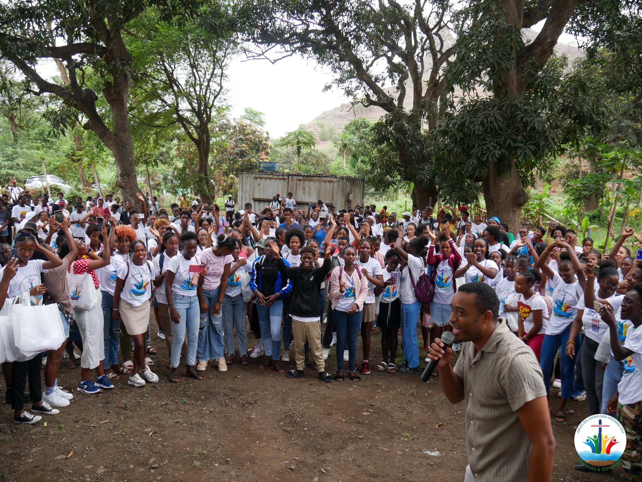 Jovens do JJCV 2024 Celebram o Dia nas Paróquias várias Paróquias de Santiago Norte