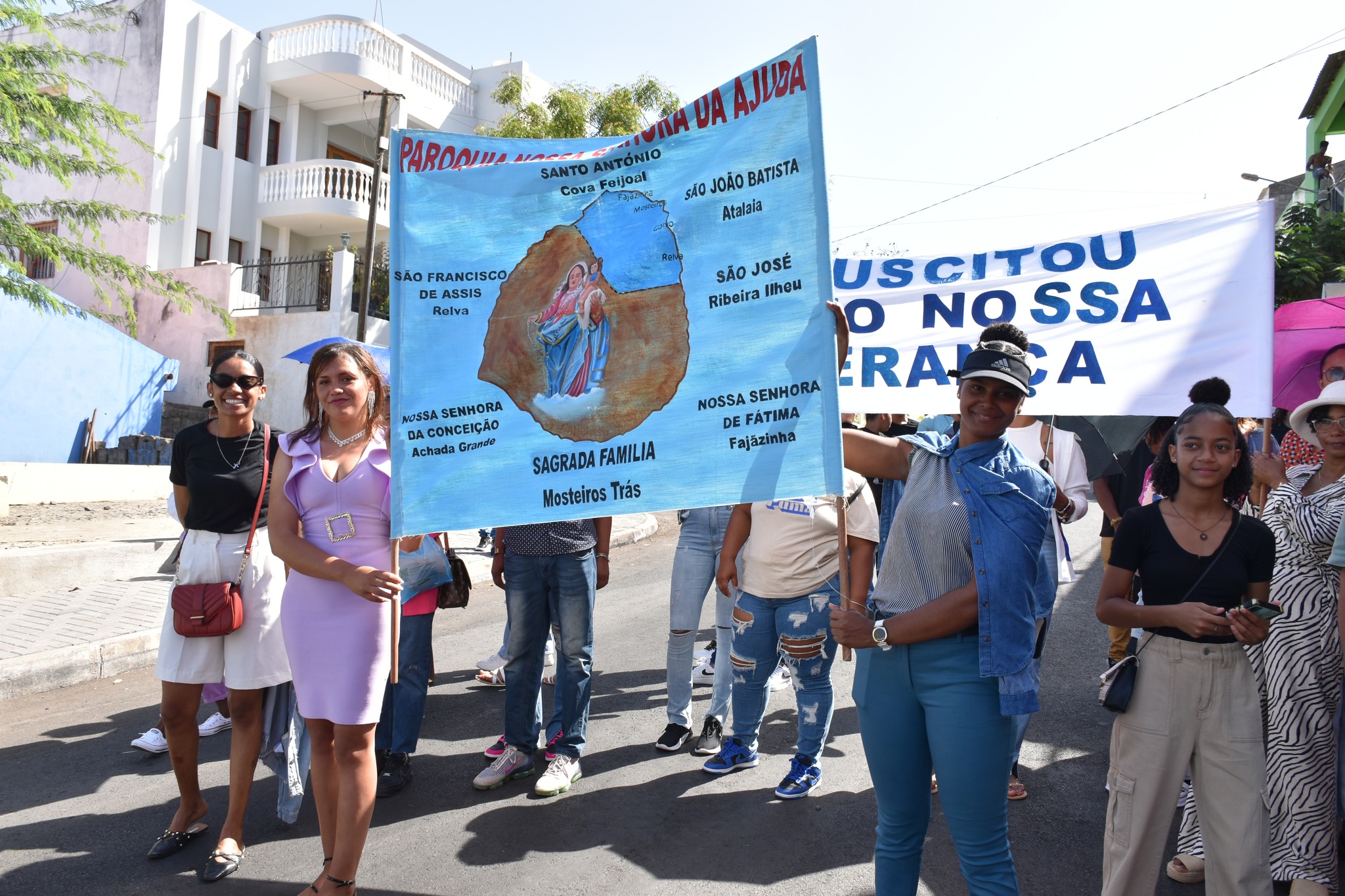 PÁSCOA JOVEM 2024 Jovens das ilhas do Fogo e da Brava celebram a vida em Cristo