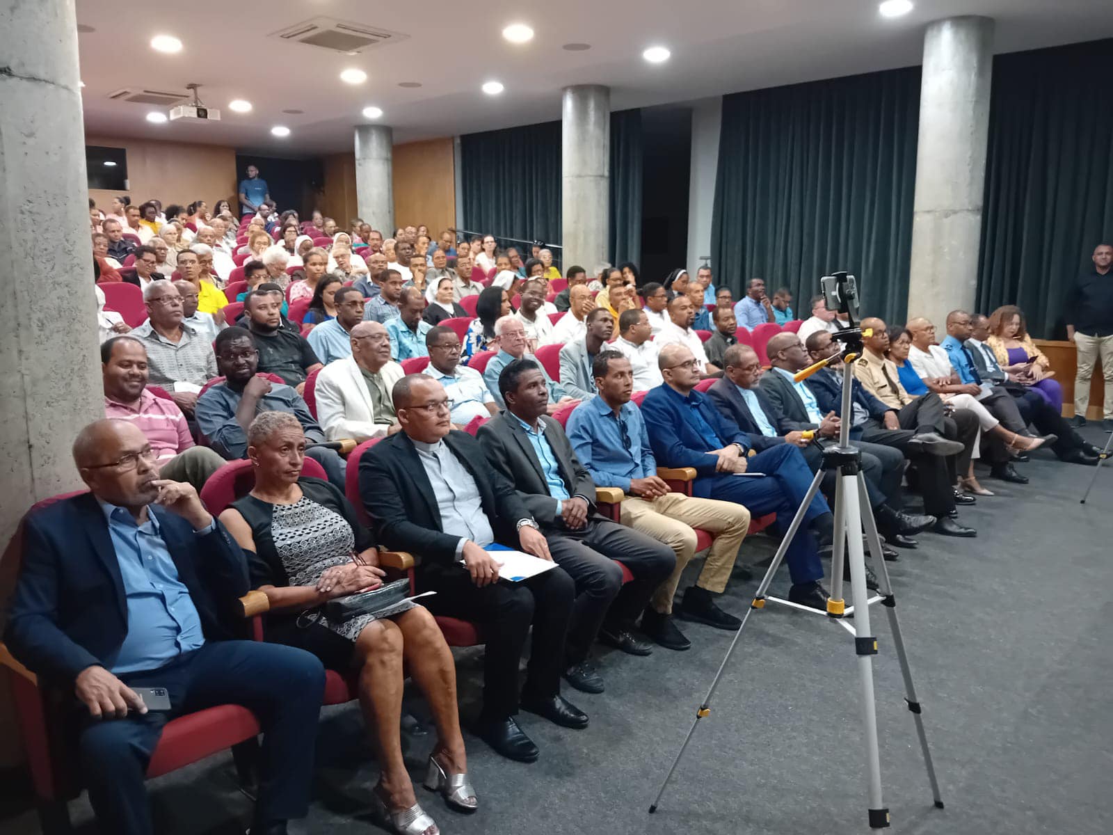 VI Semana Teológica 2024 Reflexão sobre os Sinais dos Tempos e a Missão da Igreja